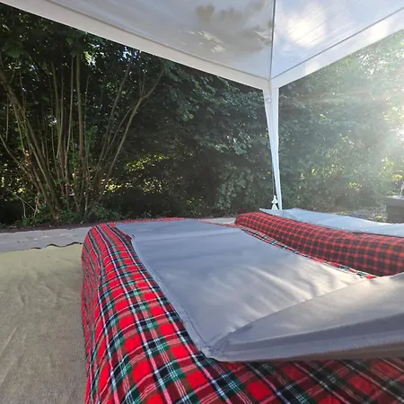 Acorn Creek Tented Camp Nidda