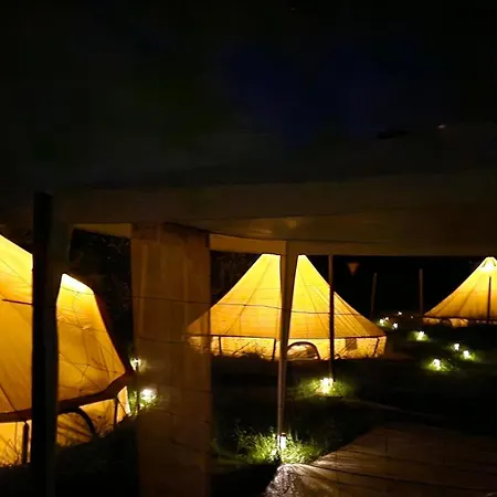 Luxury tent Acorn Creek Tented Camp Nidda